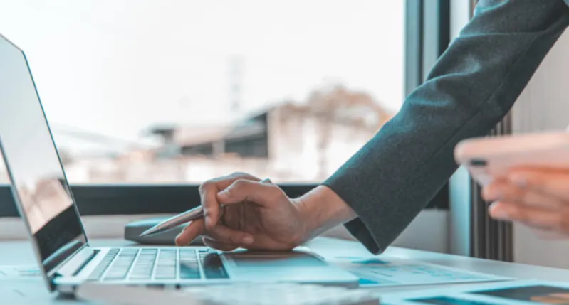 ¿Qué es B2B? Significado, ejemplos y digitalización.